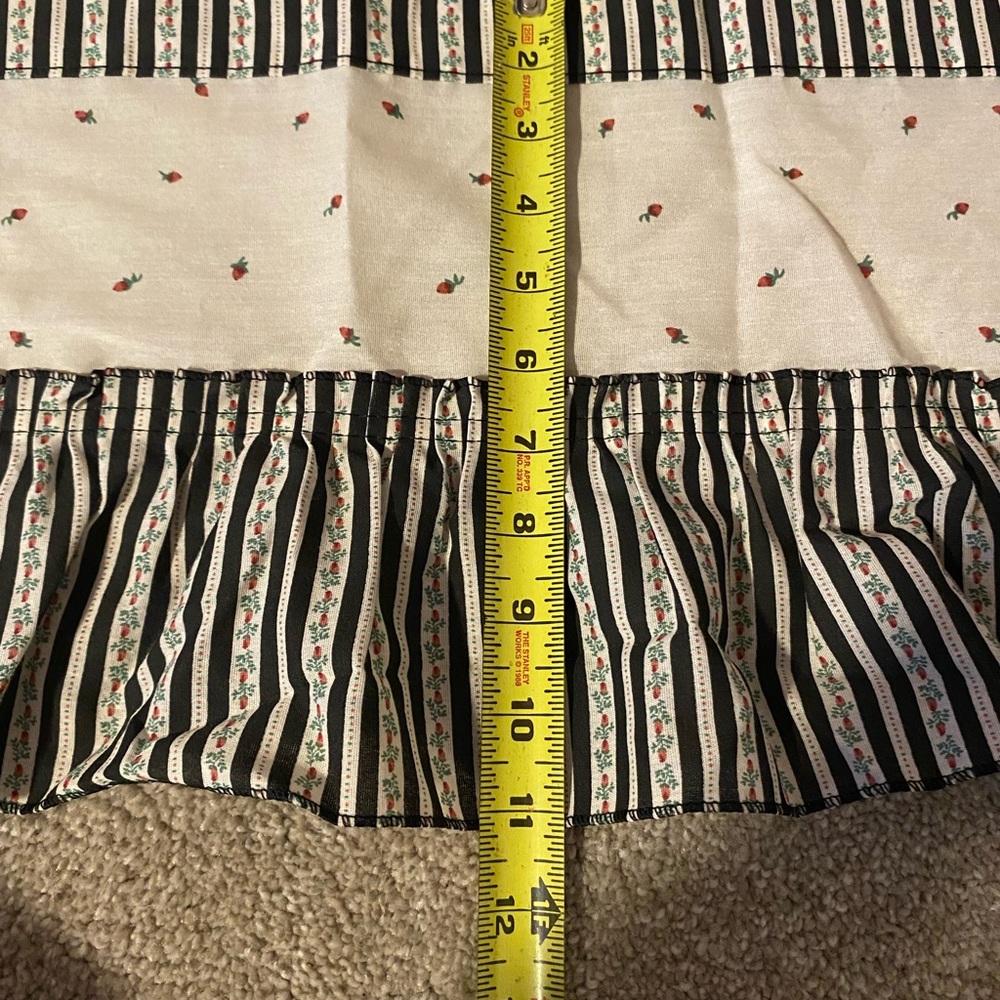 Vintage 80s Strawberry Ruffled Skirt Tier Valance/Curtains Decor Cottage Rustic - Picture 5 of 6